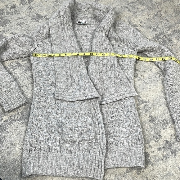 Talula Nubby Textured Popcorn Knit Open Front Shawl Cardigan Sweater Gray Sz XS - Picture 6 of 10